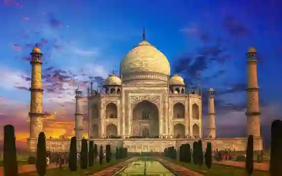 Same Day Trip to Agra by Train